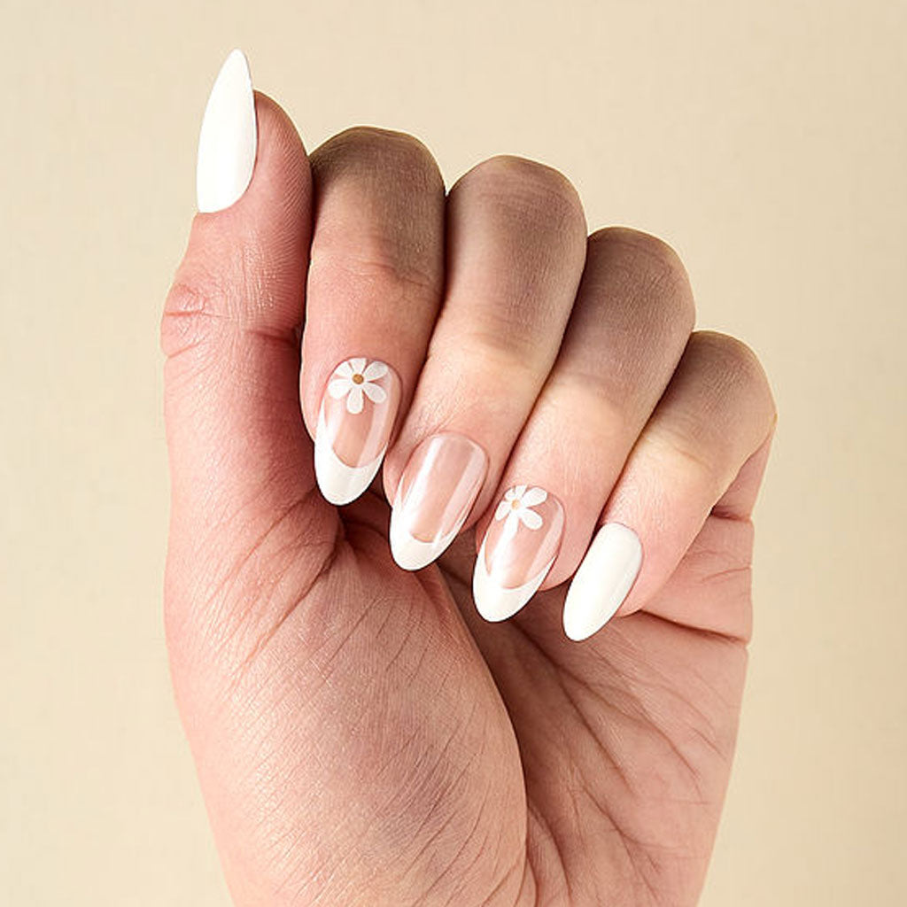 Daisy nail ☺︎ 断捨離中 専用 Demure Daisy